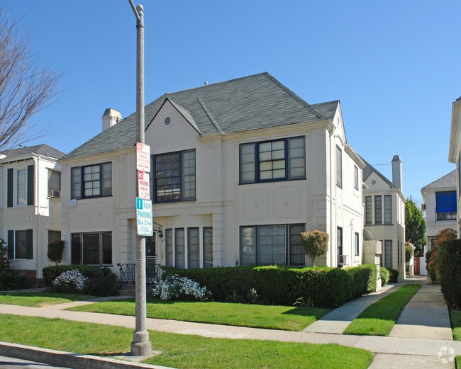 Building Photo - 216 S Reeves Dr