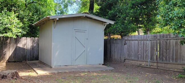 Building Photo - Spacious 2 Bedroom With Carport and Storag...