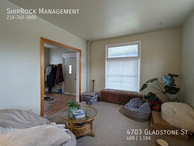 Building Photo - 4703 Gladstone St