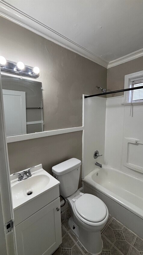 Foto del edificio - 3732 Hazelwood Ave