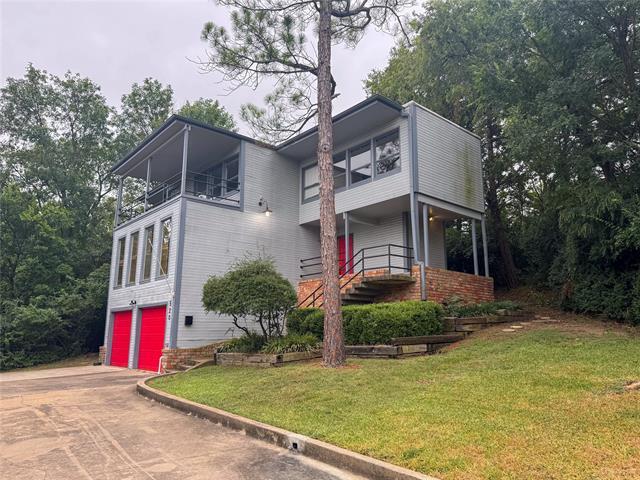 Building Photo - 520 Kessler Blvd