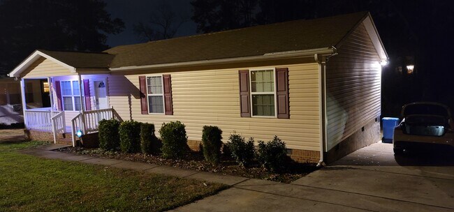 Foto del edificio - 4212 Midland Pike