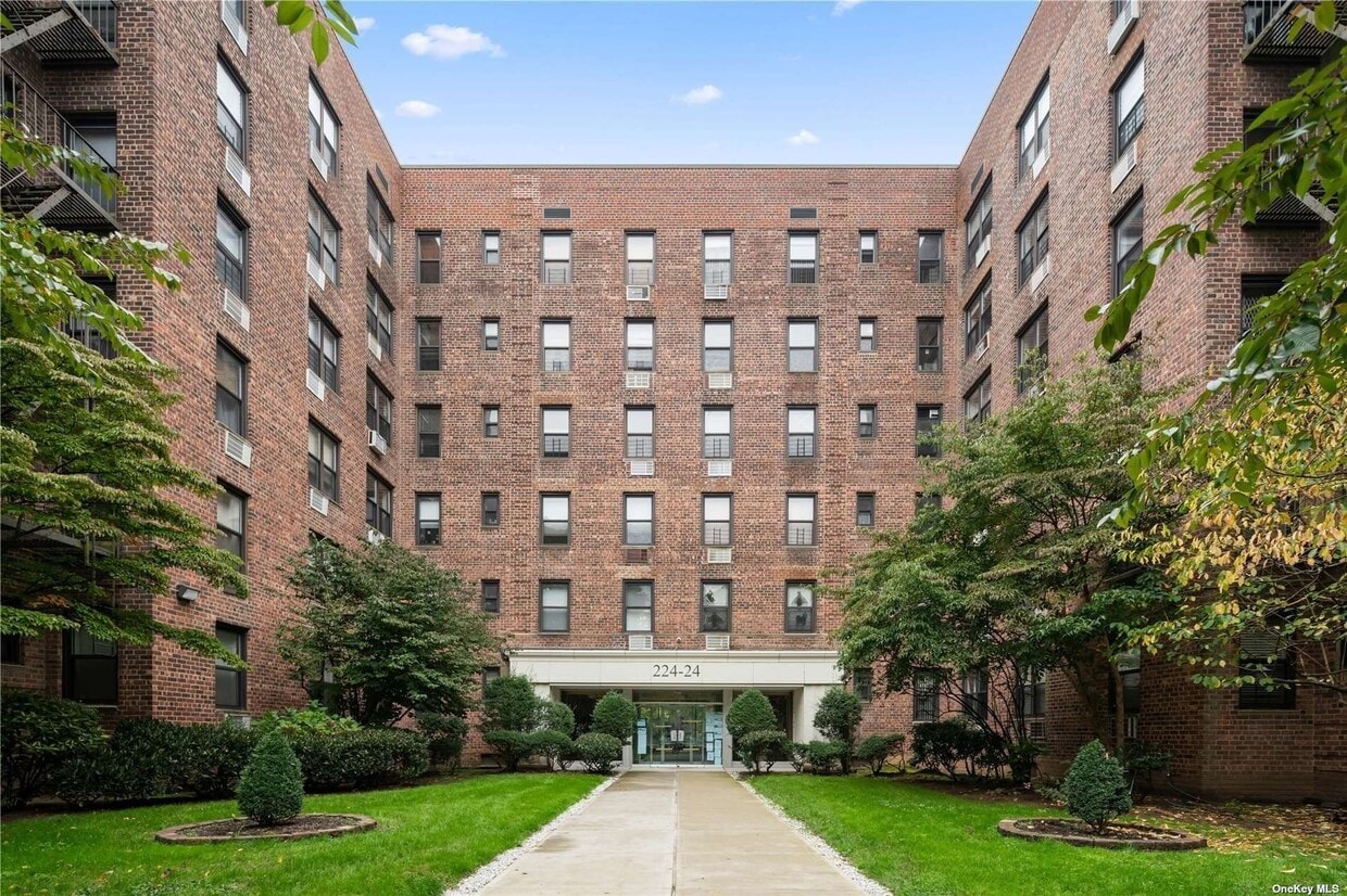 22424 Union Tpke, Oakland Gardens, NY 11364 Condo for Rent in