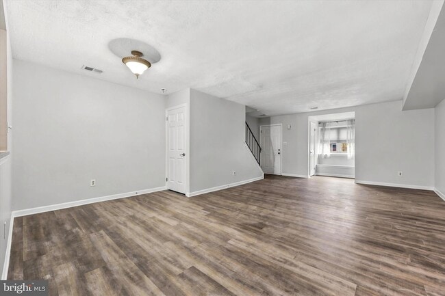 Building Photo - 34 Kelmar Ave