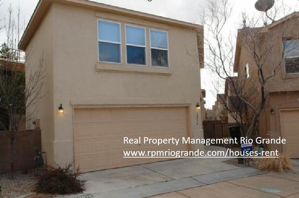 Primary Photo - Great 3Bedroom/2.5 Bath home With Loft IN ...