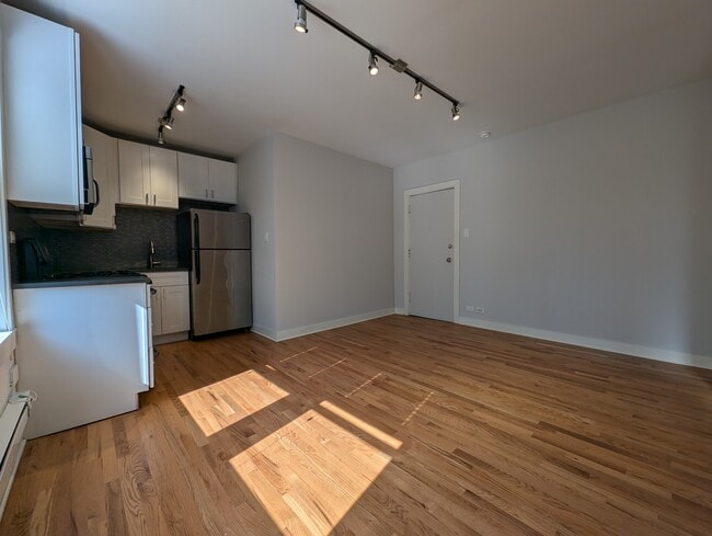 Foto del edificio - 2424 N Kedzie Blvd