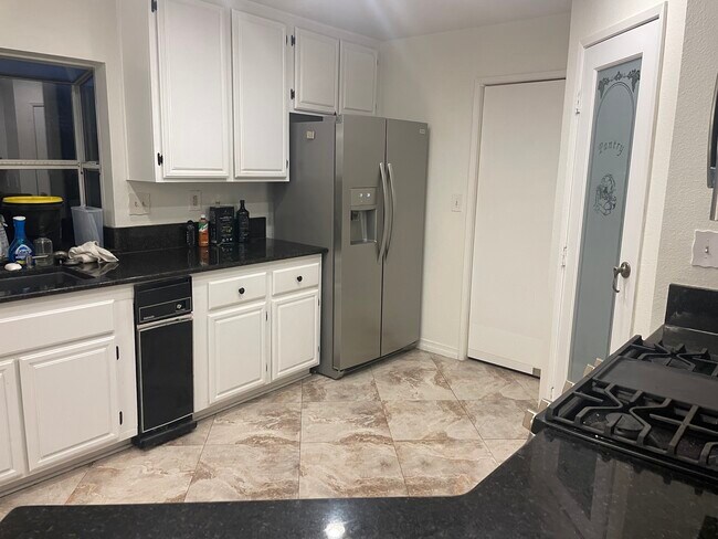 Foto del edificio - 35577 Ruth Ave