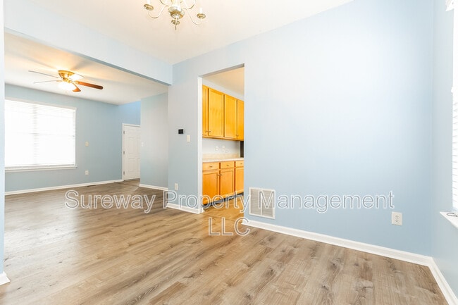 Building Photo - 317 Upas Ave