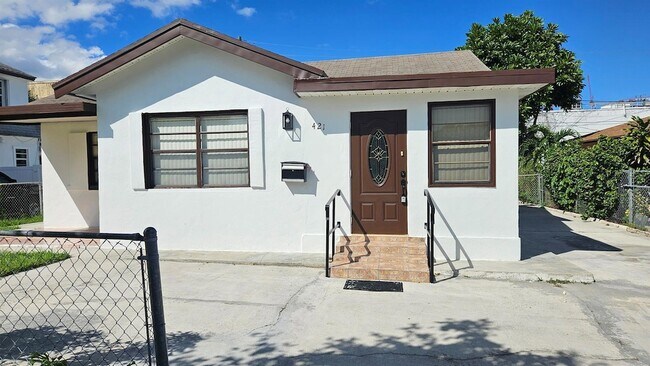 Foto del edificio - 421 Ardmore Rd