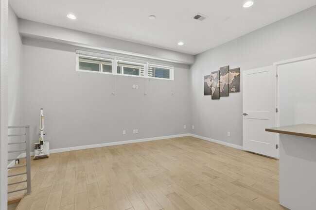 Building Photo - 1295 Osceola St