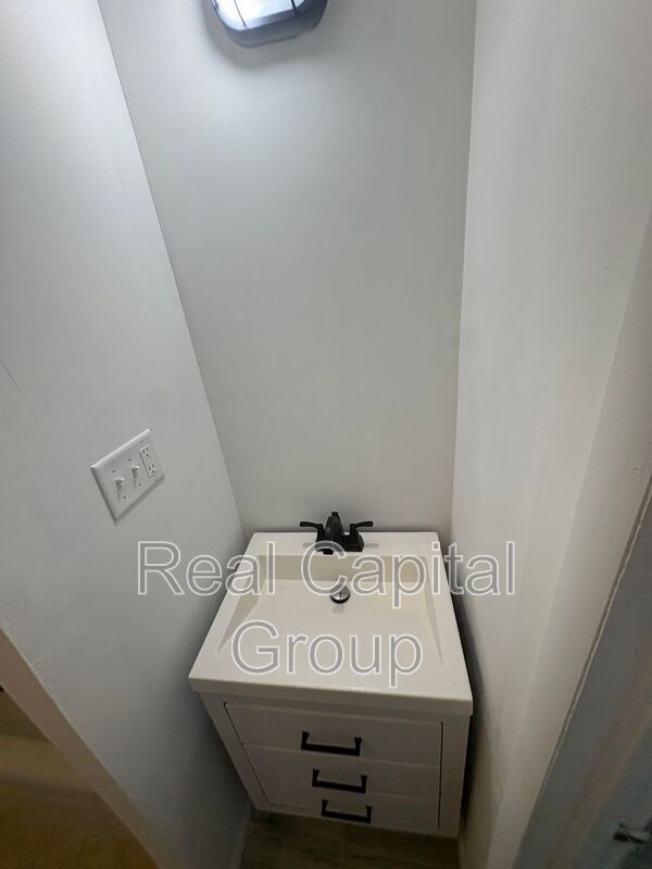 Foto del edificio - 1210 1st Ave