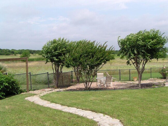 Building Photo - 4205 Lakeside Dr