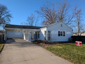 Building Photo - 653 Weller Rd