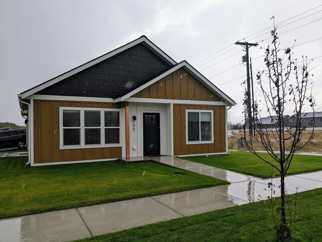 195 Cottage Dr, Kalispell, MT 59901 House Rental in Kalispell, MT