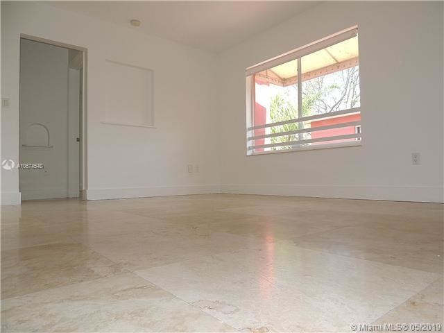 Building Photo - 540 NE 62nd St