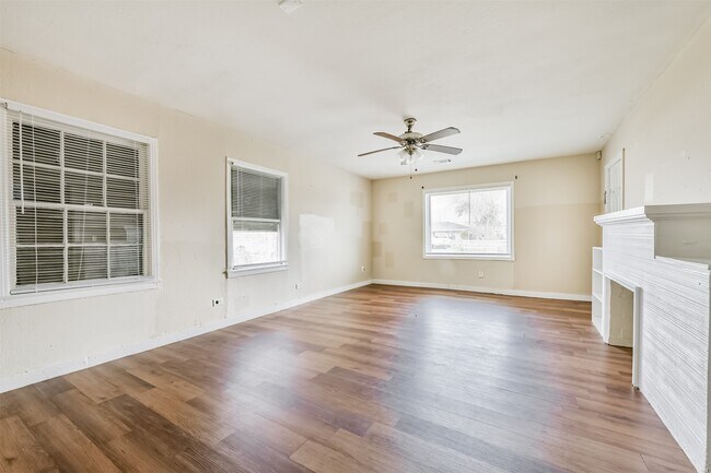 Foto del edificio - 711 8th Ave N