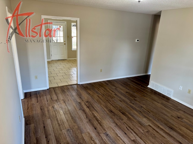 Building Photo - 4665 Lasalle Pl