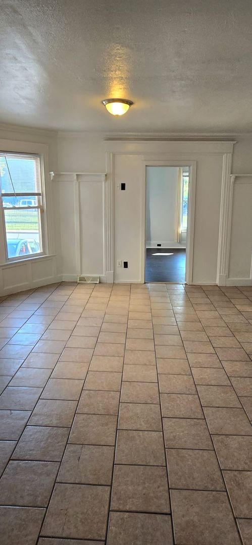 Foto del edificio - 623-625 Nott St