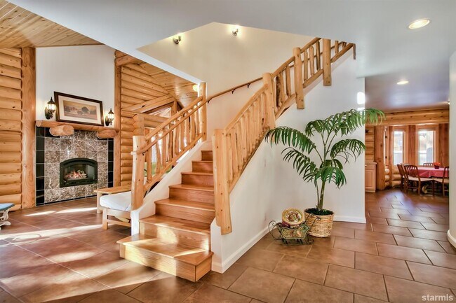 Building Photo - 3633 Tamarack Ave