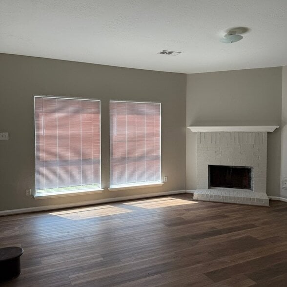 Foto del edificio - 19959 Sycamore Valley Dr