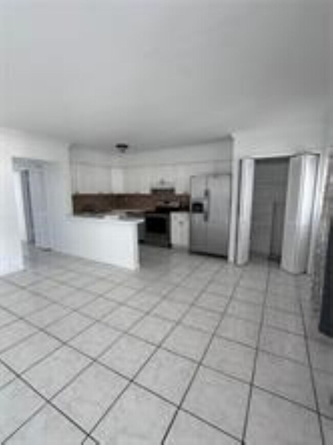 Foto del edificio - 4050 NE 12th Ter