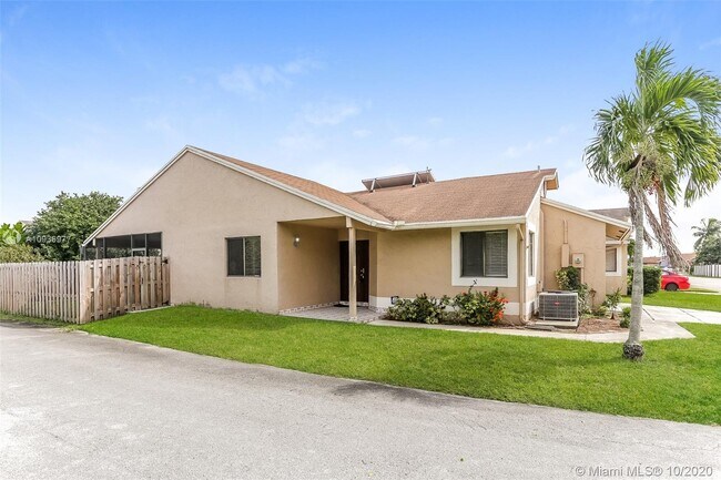 Building Photo - 901 SW 109th Ave