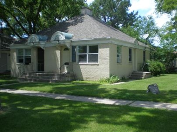 Building Photo - 2404 W 1st St