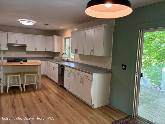 Building Photo - 50 Pleasant View Dr