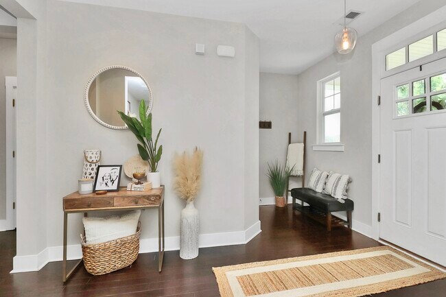 Photo - 2108 Woodward Ave House