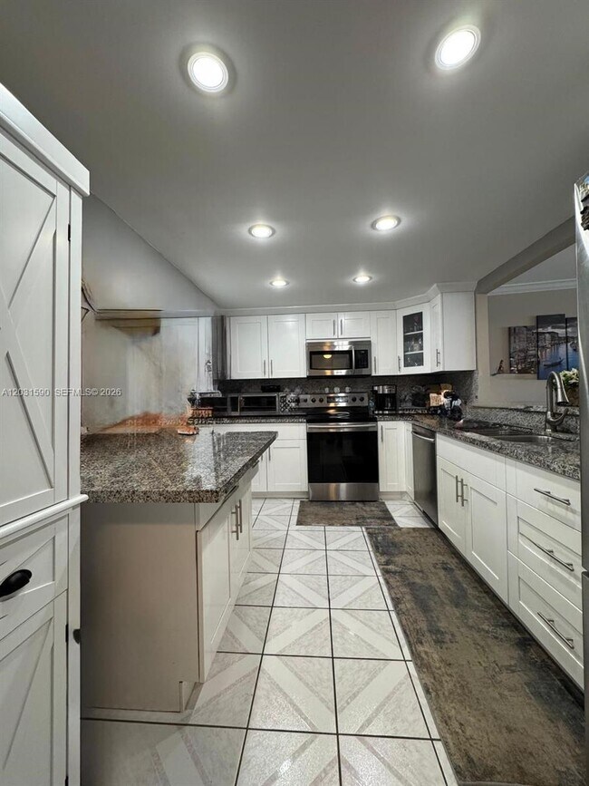 Building Photo - 3800 S Ocean Dr