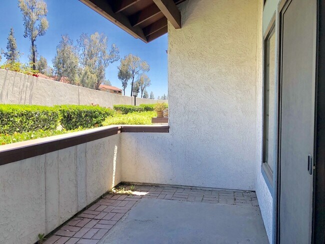 Foto del edificio - 3568 Mission Mesa Way