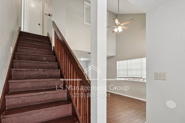 Foto del edificio - 6720 Windsor Hollow Dr