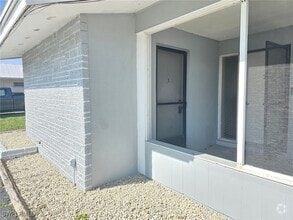 Building Photo - 3810 SE 12th Ave