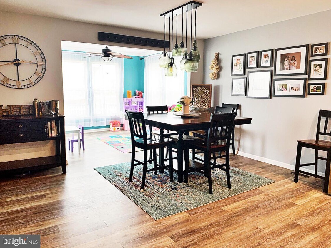 Foto principal - 341 W Pembrooke Dr