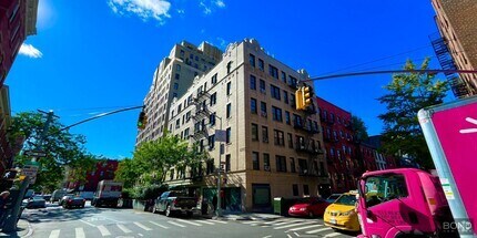 Building Photo - 218 W 10th St