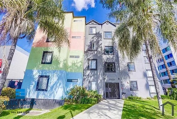 Foto del edificio - 15231 Sherman Way