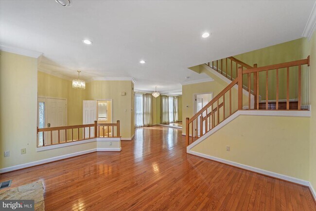 Building Photo - 14 Chasemount Ct