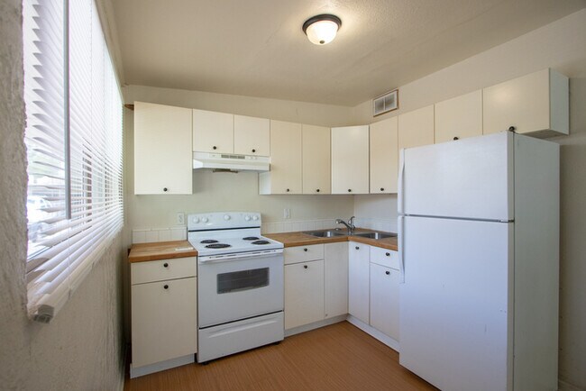 Building Photo - 111 s hardy drive # 2, tempe az