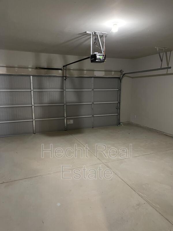 Building Photo - 2532 Ayers Dr