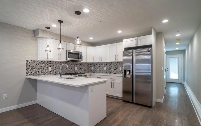 Kitchen Island - 762 S 15th St