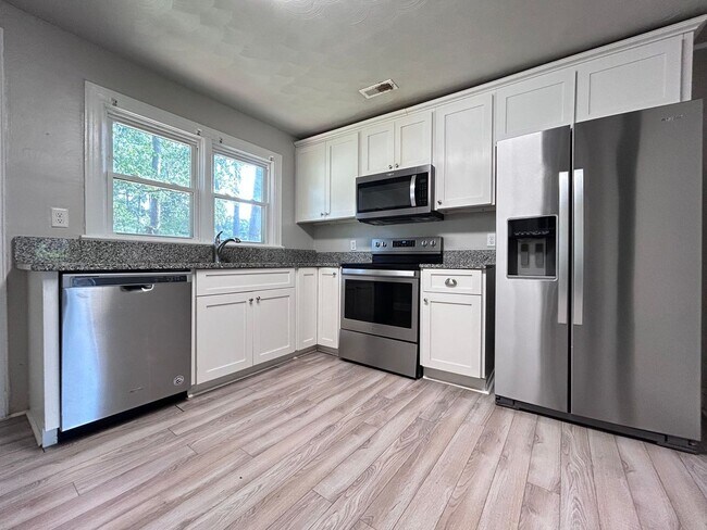 Foto del edificio - Stylish Ranch home with Expansive Yard in ...