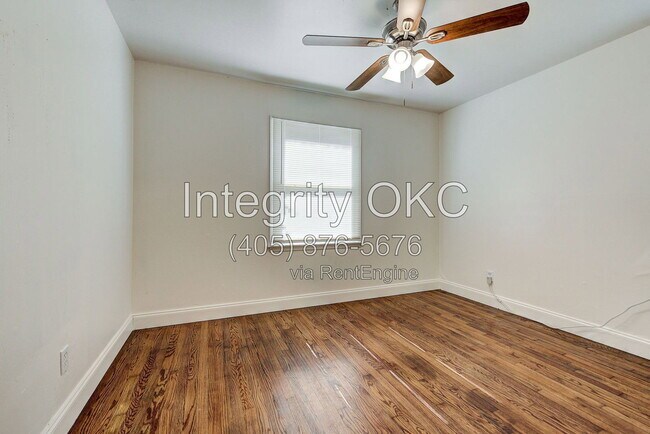 Foto del edificio - 2321 McCracken Dr