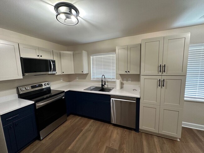 Foto del edificio - Renovated 3 Bed | 1 Bath House in Raleigh ...