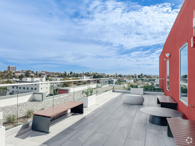 Building Photo - Jefferson Flats Student Living in Los Angeles