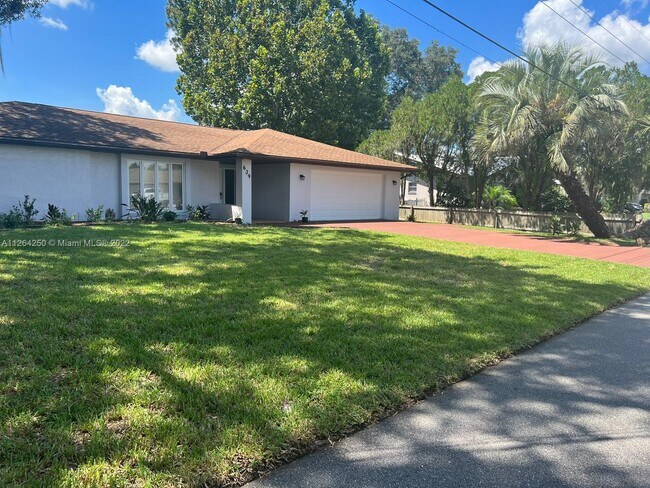 Foto del edificio - 639  Sportsman Ave   Sebring Fl 33875