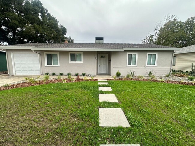Building Photo - Charming 3-Bed Home with Huge Yard & Fresh Upgrades