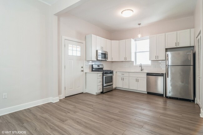Foto del edificio - 2909 N Ridgeway Ave