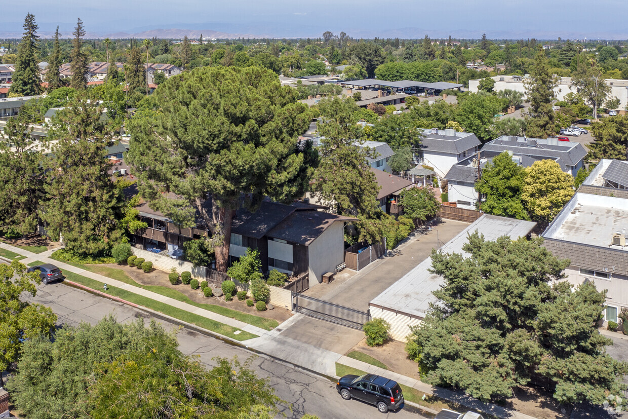 Aerial View - 5050 N Roosevelt Ave