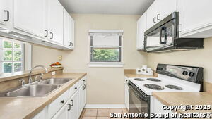 Foto del edificio - 334 Shin Oak Dr