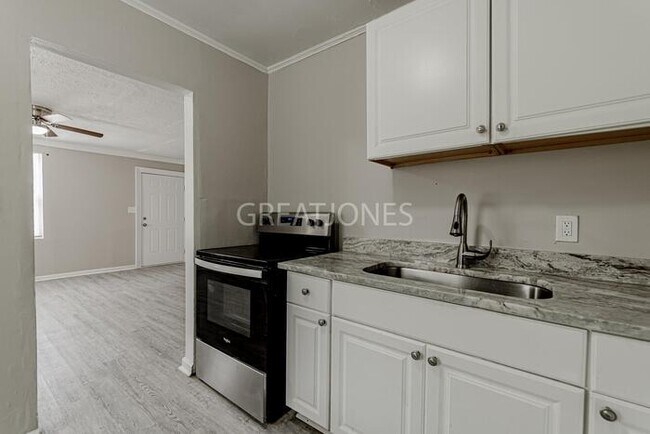 Building Photo - 7030 Sprott St